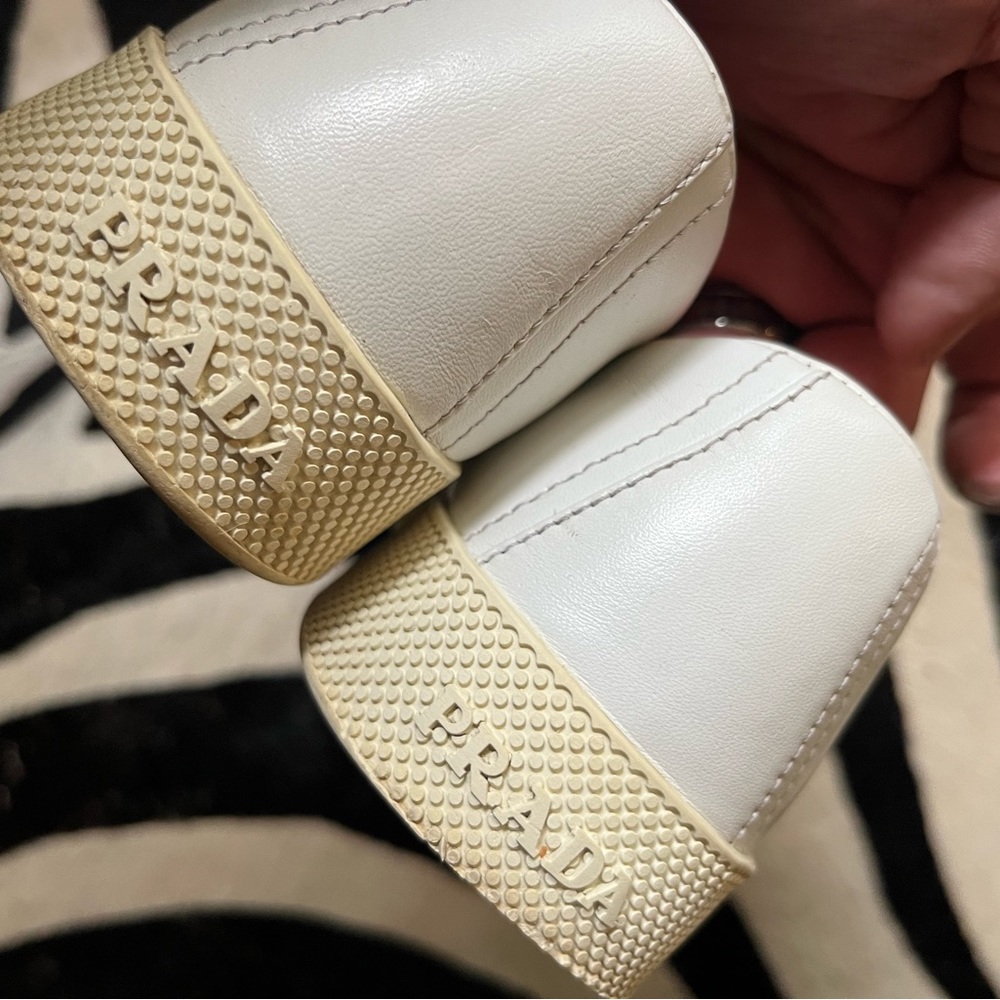 Prada white leather pointed toe sneakers - Picture 2 of 7